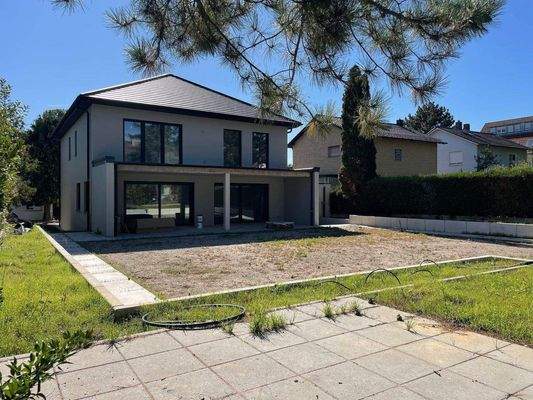 Neubau-Villenanwesen in bester Lage!