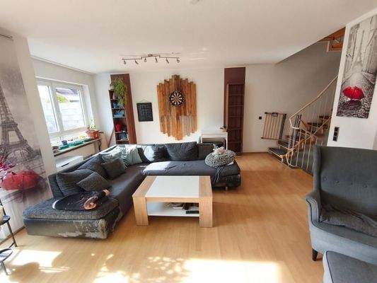 Wohnbereich mit Zugang zu Terrasse / Garten Bild 4