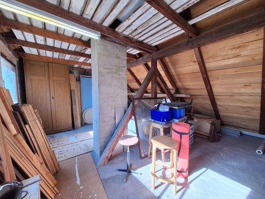 094453 Dachboden ausbaubar