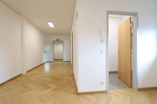 G012-2023_Eingangsbereich