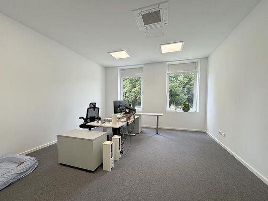 Büro EG