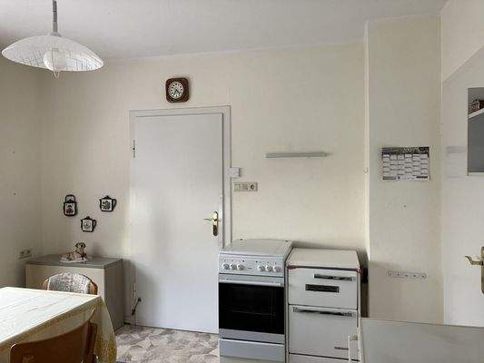 EG: Küche Richtung Wohnzimmer 