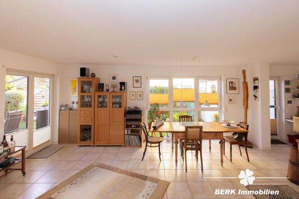 Zugang zur Terrasse u. Garten