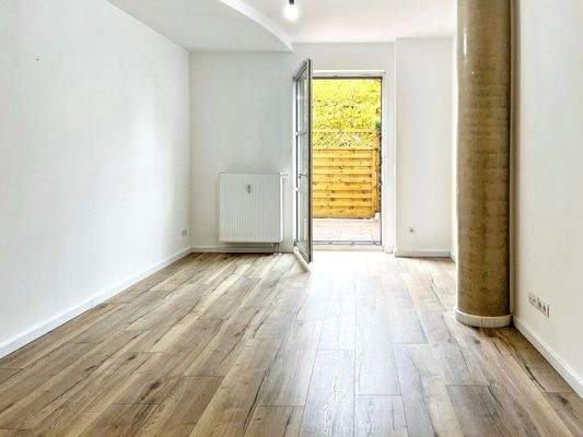 Zimmer 1 mit Zugang Terrasse