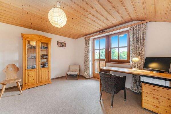 Kinder-/Arbeitszimmer (Zimmer 3 - OG)