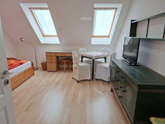 Haus rechts - Zimmer 2 OG