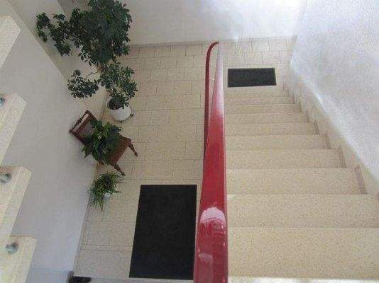 großzügiges Treppenhaus