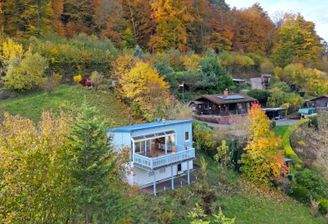 Ihr Ferienhaus oder Hauptwohnsitz in Fast-Alleinlage am Waldrand.