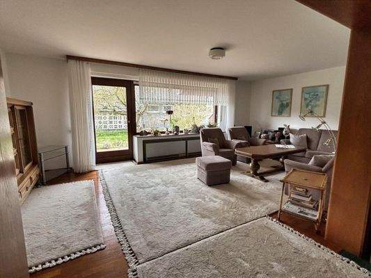 Wohnzimmer mit Zugang zur Westterrasse
