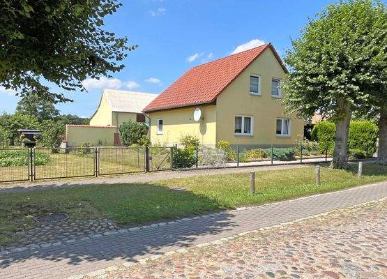 Haus Strassenseite.jpg