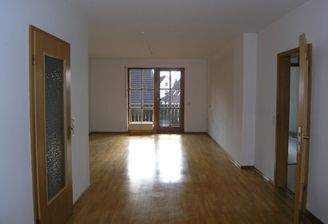 Großzügiges Wohn-Esszimmer