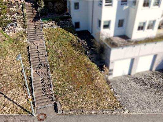 Treppenanlage / Ansicht Stellplatz