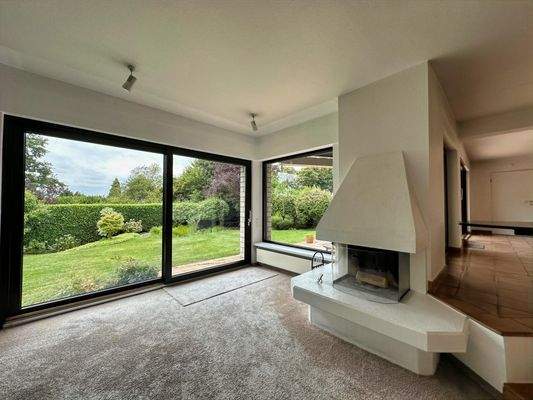 EG Ausblick aus dem Wohnzimmer in den Garten