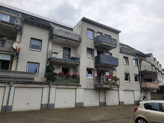 Blick auf Haus; hinten