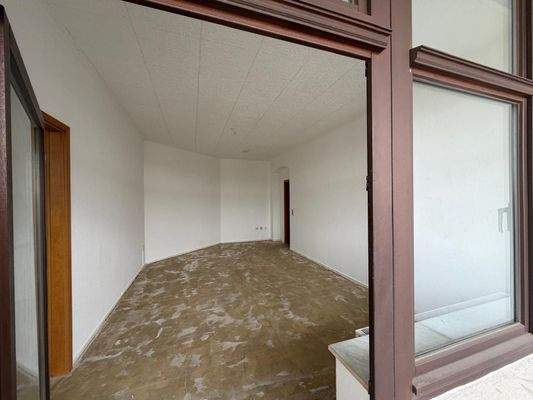 Leerer Raum mit Fenster