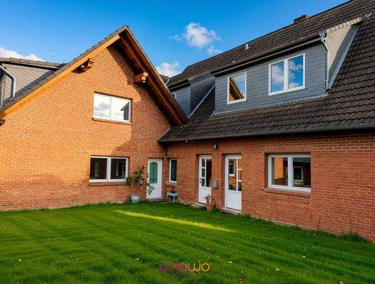 Hoffläche mit 3 Wohnungseingängen