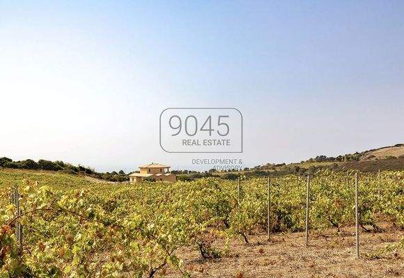 Exklusives Anwesen mit Boutique-Weingut und Meerblick an der mittleren Westküste Sardiniens