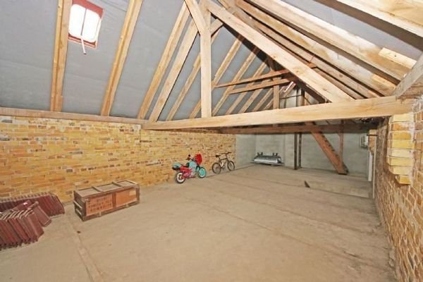 Dachboden im Nebengelass 1