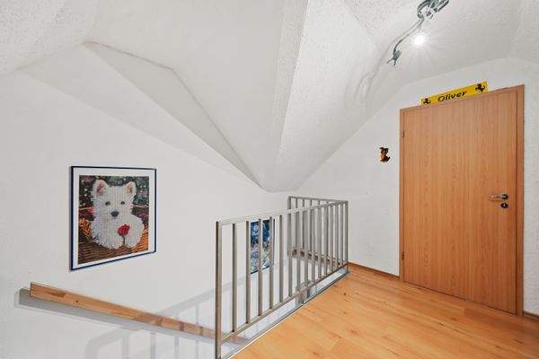 DG 2 | Treppe und Flur