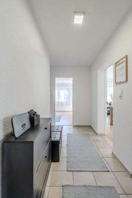 Flur Hochparterre links