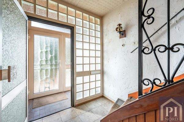 Heller Windfang und Eingangsbereich