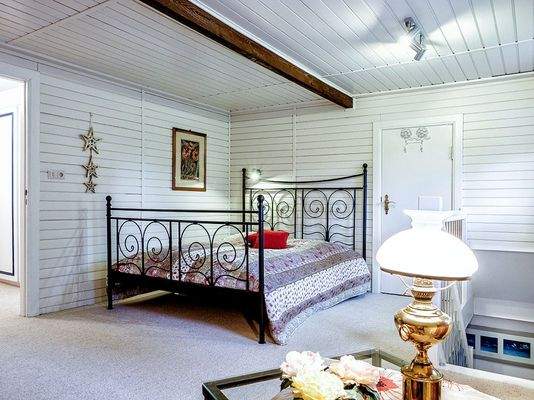 Schlafzimmer I im OG