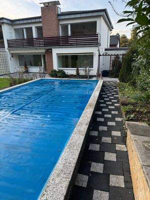 Gartensich zum mit Pool & Haus .JPG