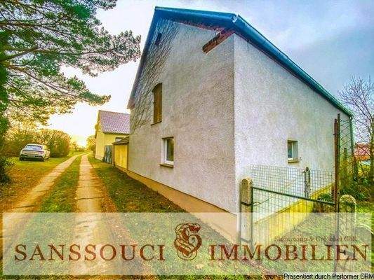 Straßenansicht Scheune