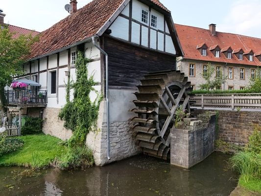 Rückansicht mit Mühlrad