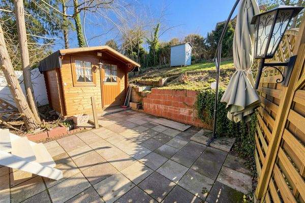 Garten Ansicht - (KI generiert)