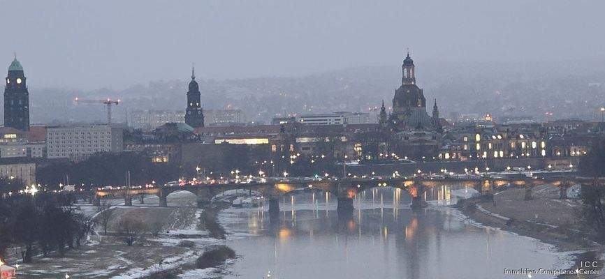 Die Aussicht vom Penthouse auf Dresden