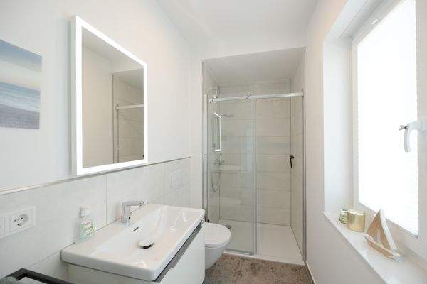 Gäste-WC mit Dusche