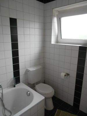 Badezimmer II mit Badewanne