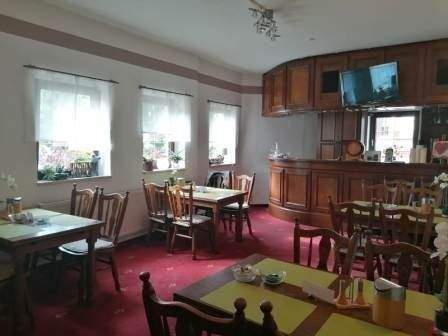 Frühstücks- und Vereinszimmer