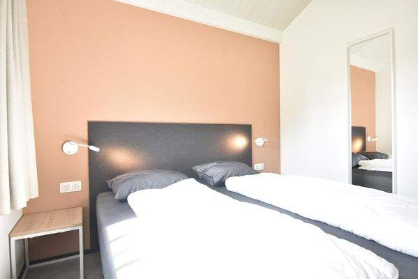 Ferienhaus-zu-verkaufen-Lakeside-Resort-Brielle 02