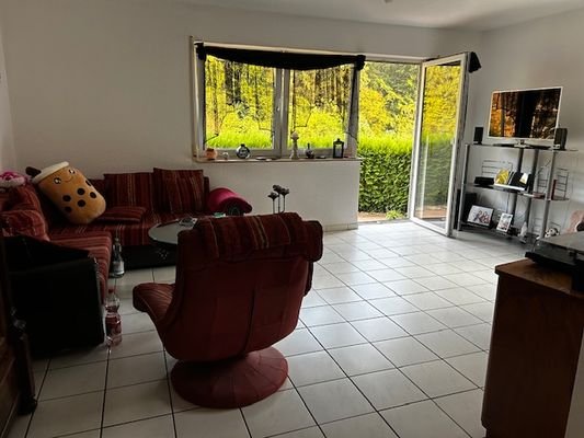 Rettig- Wohnung- Wohnzimmer mit Terrasse.jpg