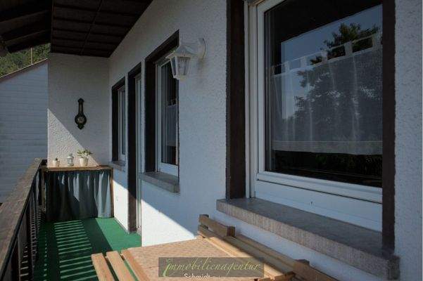 Balkon straßenseitig