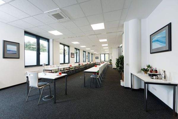 Großer Konferenzraum bei ecos work spaces München