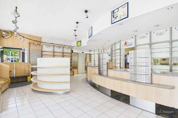 Gewerbefläche vorne