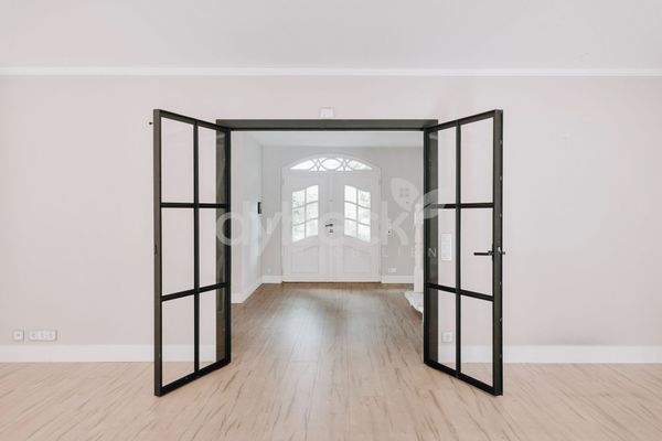 Skandinavische Lofttür