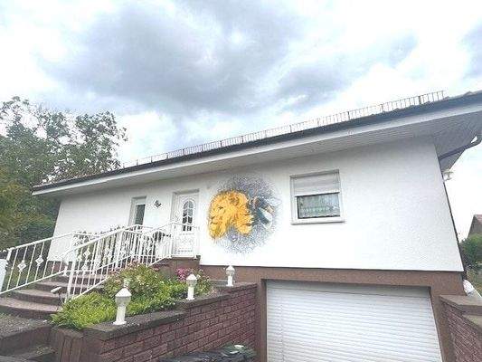 Frontansicht mit Garage