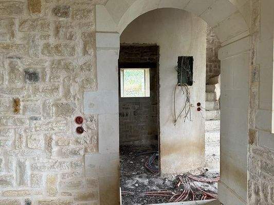 Kreta, Armeni Rethymno: 4 Rohbau-Steinvillen auf großem Grundstück zu verkaufen