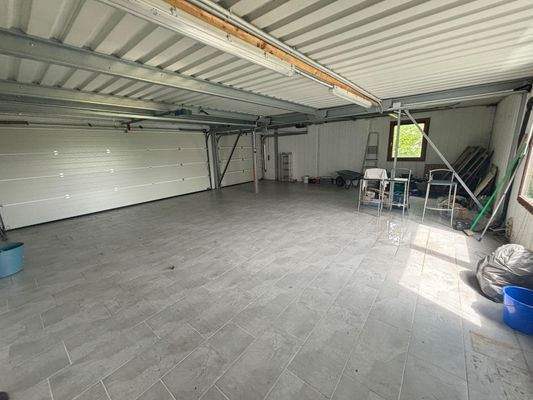 Platz für 3 Fahrzeuge!