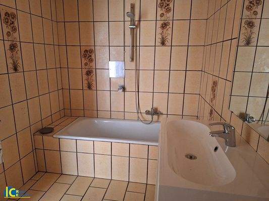 Badezimmer Mit Wannenbad