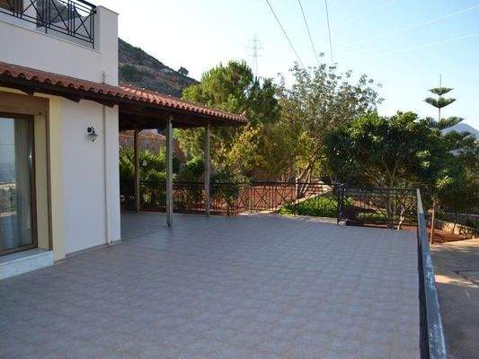 Kreta, Agios Nikolaos: Exklusive Immobilie zu verkaufen. Luxuriöse Villa mit fünf Schlafzimmern