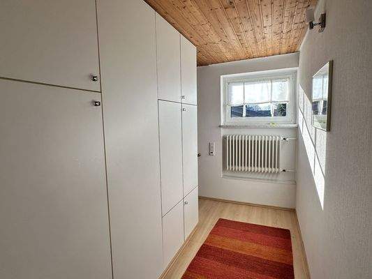 Flur mit Einbauschränken
