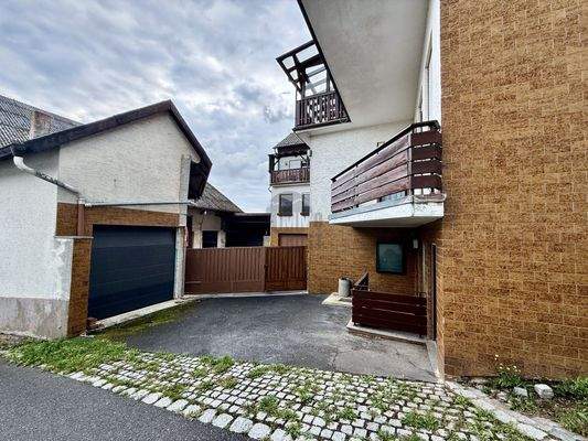 Ansicht. Hofeinfahrt