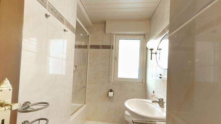 Badezimmer EG