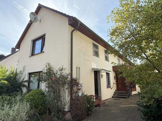 Vorderansicht/ Hauseingänge