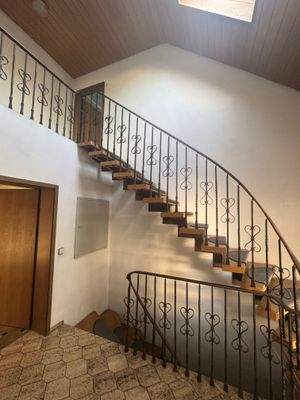 Foyer - Treppenzugang DG
